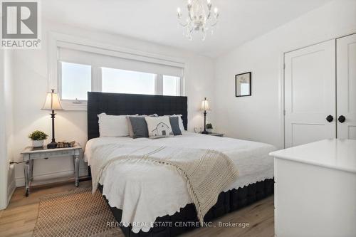 514369 2Nd Line, Amaranth, ON - Indoor Photo Showing Bedroom