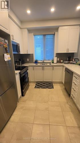 27 Seaton Crescent, Tillsonburg, ON - Indoor Photo Showing Kitchen