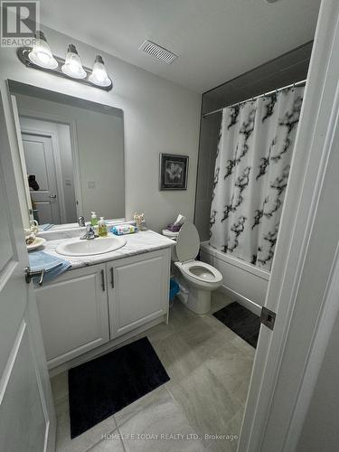 27 Seaton Crescent, Tillsonburg, ON - Indoor Photo Showing Bathroom