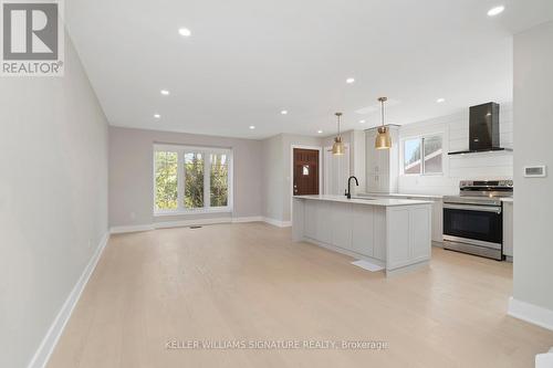 49 Spartan Avenue, Hamilton (Stoney Creek), ON - Indoor Photo Showing Kitchen