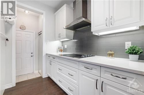 351 Meadowbreeze Drive, Ottawa, ON - Indoor Photo Showing Kitchen