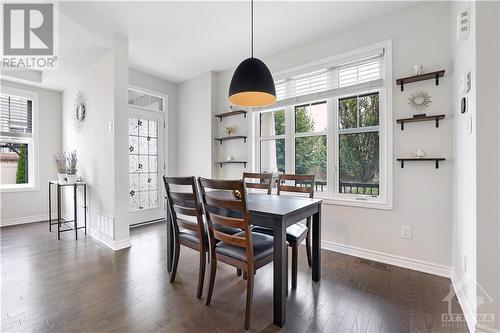 351 Meadowbreeze Drive, Ottawa, ON - Indoor Photo Showing Dining Room