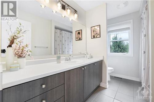 351 Meadowbreeze Drive, Ottawa, ON - Indoor Photo Showing Bathroom