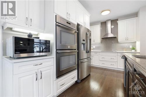 351 Meadowbreeze Drive, Ottawa, ON - Indoor Photo Showing Kitchen With Upgraded Kitchen