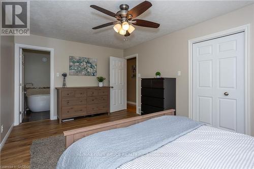 397810 Concession 10, Meaford, ON - Indoor Photo Showing Bedroom