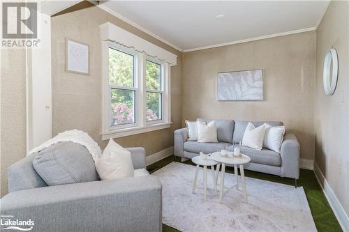 183 West Road, Huntsville, ON - Indoor Photo Showing Living Room