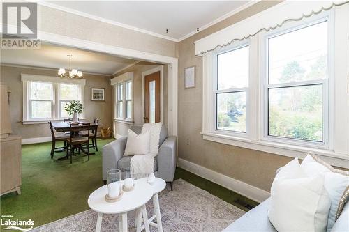 183 West Road, Huntsville, ON - Indoor Photo Showing Living Room