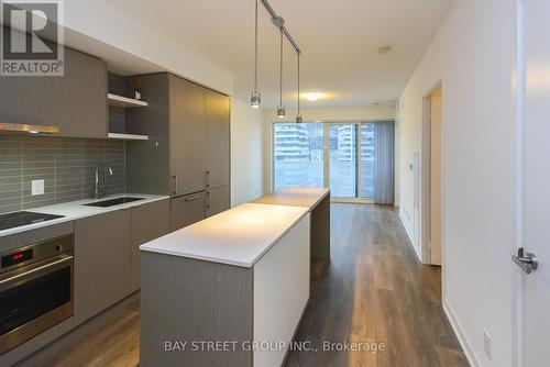 2109 - 100 Harbour Street, Toronto, ON - Indoor Photo Showing Kitchen