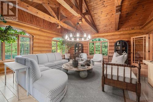 768 Tracey'S Hill Road, Kawartha Lakes, ON - Indoor Photo Showing Living Room