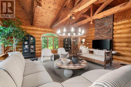 768 Tracey'S Hill Road, Kawartha Lakes, ON - Indoor Photo Showing Living Room