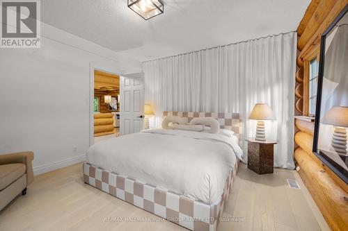 768 Tracey'S Hill Road, Kawartha Lakes, ON - Indoor Photo Showing Bedroom