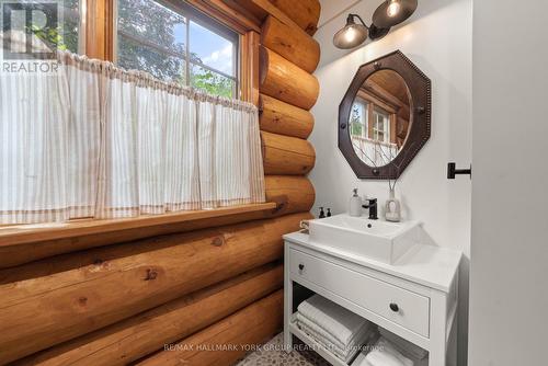 768 Tracey'S Hill Road, Kawartha Lakes, ON - Indoor Photo Showing Bathroom