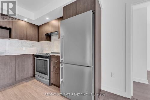 1006 - 225 Village Green Square, Toronto (Agincourt South-Malvern West), ON - Indoor Photo Showing Kitchen