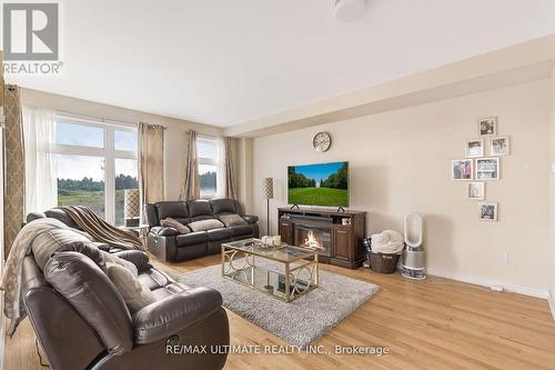 2632 Castlegate Crossing Drive, Pickering, ON - Indoor Photo Showing Living Room