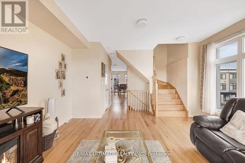 2632 Castlegate Crossing Drive, Pickering, ON - Indoor Photo Showing Living Room