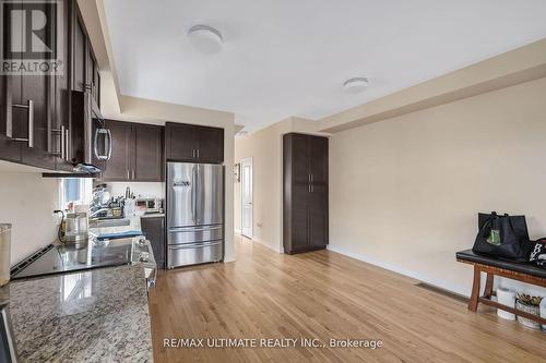 2632 Castlegate Crossing Drive, Pickering, ON - Indoor Photo Showing Kitchen