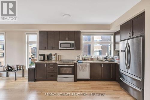 2632 Castlegate Crossing Drive, Pickering, ON - Indoor Photo Showing Kitchen