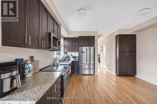 2632 Castlegate Crossing Drive, Pickering, ON - Indoor Photo Showing Kitchen