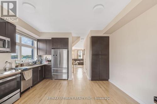 2632 Castlegate Crossing Drive, Pickering, ON - Indoor Photo Showing Kitchen