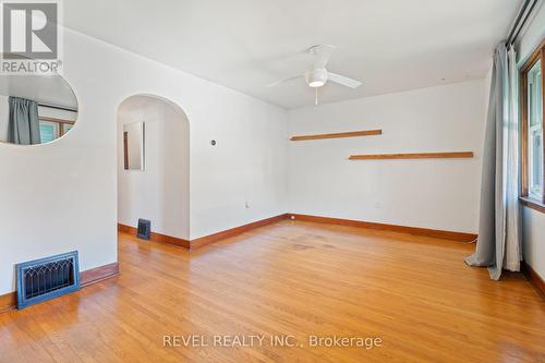 4456 Sixth Avenue, Niagara Falls (Downtown), ON - Indoor Photo Showing Other Room