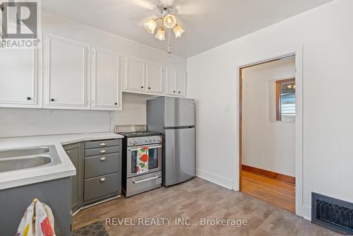 4456 Sixth Avenue, Niagara Falls (Downtown), ON - Indoor Photo Showing Kitchen With Double Sink