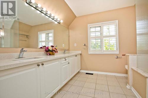 90 Bassett Avenue, Richmond Hill (Langstaff), ON - Indoor Photo Showing Bathroom