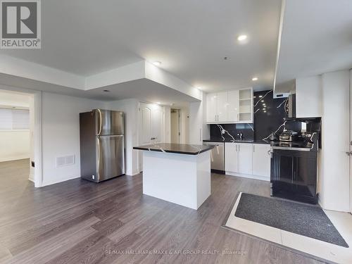 2027 Webster Boulevard, Innisfil (Alcona), ON - Indoor Photo Showing Kitchen