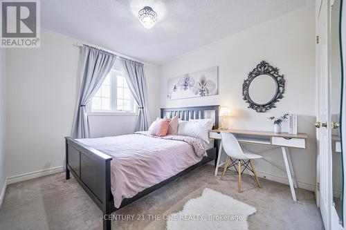 47 Hawkes Drive, Richmond Hill, ON - Indoor Photo Showing Bedroom