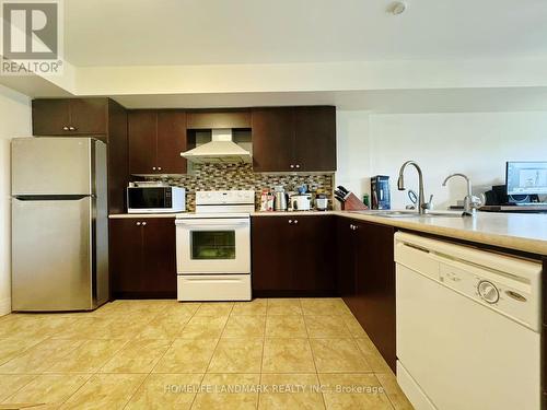 320 John Street, Markham (Aileen-Willowbrook), ON - Indoor Photo Showing Kitchen