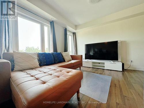 320 John Street, Markham (Aileen-Willowbrook), ON - Indoor Photo Showing Living Room