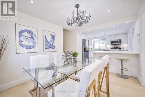 140 Orchard Heights Boulevard, Aurora, ON - Indoor Photo Showing Dining Room