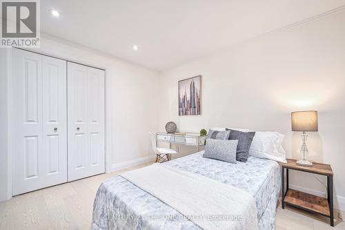 140 Orchard Heights Boulevard, Aurora, ON - Indoor Photo Showing Bedroom