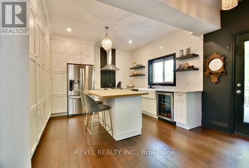 107 Burton Avenue, Barrie, ON - Indoor Photo Showing Kitchen With Upgraded Kitchen