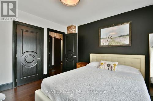 107 Burton Avenue, Barrie (Allandale), ON - Indoor Photo Showing Bedroom