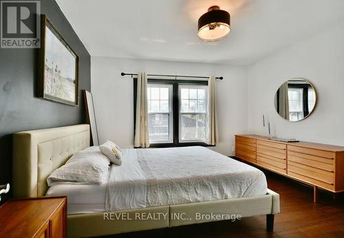 107 Burton Avenue, Barrie, ON - Indoor Photo Showing Bedroom