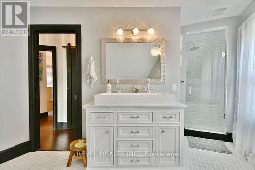 107 Burton Avenue, Barrie (Allandale), ON - Indoor Photo Showing Bathroom