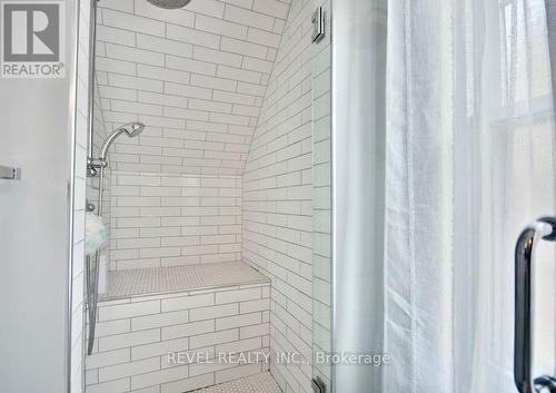 107 Burton Avenue, Barrie, ON - Indoor Photo Showing Bathroom