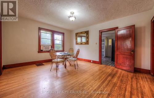 157 Cityview Drive N, Guelph, ON - Indoor Photo Showing Dining Room