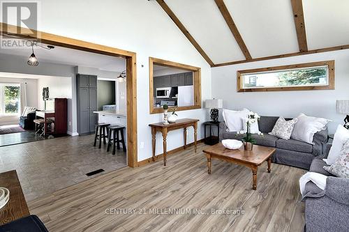 38 Lawler Drive, Grey Highlands (Markdale), ON - Indoor Photo Showing Living Room