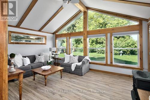 38 Lawler Drive, Grey Highlands (Markdale), ON - Indoor Photo Showing Living Room