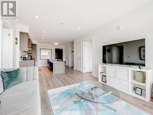 1310 - 15 Glebe Street, Cambridge, ON - Indoor Photo Showing Living Room