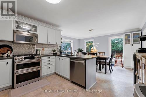 46 Royal Estate Drive, Kawartha Lakes (Pontypool), ON - Indoor Photo Showing Kitchen With Stainless Steel Kitchen With Upgraded Kitchen