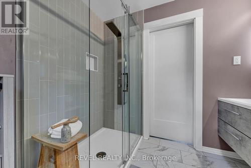 46 Royal Estate Drive, Kawartha Lakes (Pontypool), ON - Indoor Photo Showing Bathroom