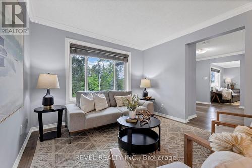 46 Royal Estate Drive, Kawartha Lakes (Pontypool), ON - Indoor Photo Showing Living Room