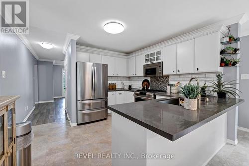 46 Royal Estate Drive, Kawartha Lakes (Pontypool), ON - Indoor Photo Showing Kitchen With Stainless Steel Kitchen With Double Sink