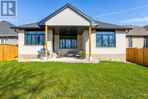 31 Royal Dornoch Drive, St. Thomas, ON - Outdoor