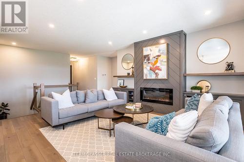 31 Royal Dornoch Drive, St. Thomas, ON - Indoor Photo Showing Living Room With Fireplace