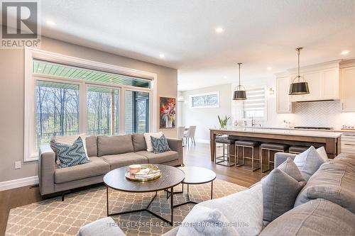 31 Royal Dornoch Drive, St. Thomas, ON - Indoor Photo Showing Living Room