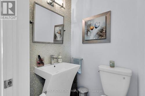 465 Ashland Avenue, London, ON - Indoor Photo Showing Bathroom