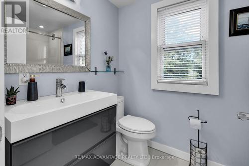 465 Ashland Avenue, London, ON - Indoor Photo Showing Bathroom